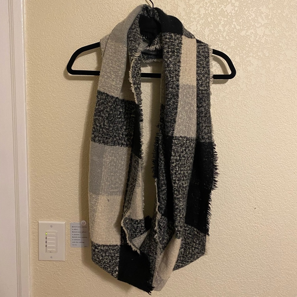 PATTERNED // infinity scarf ♾️